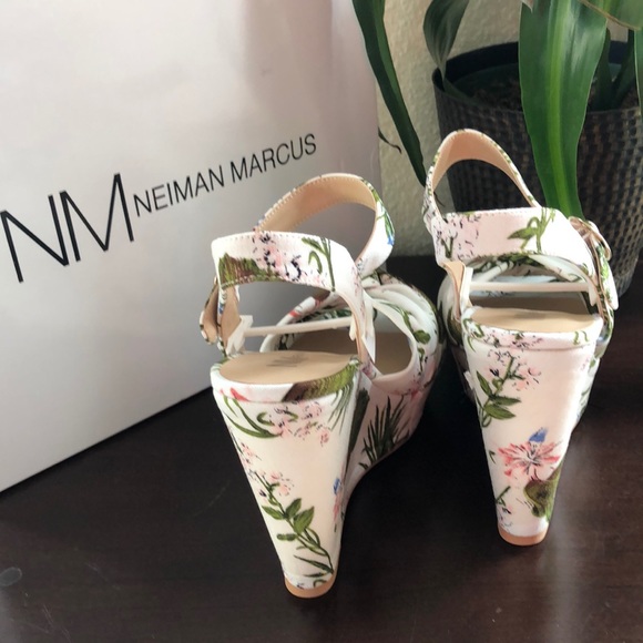 ❌❌SOLD❌❌Neiman Marcus Knotted Platform Wedge Espad - Picture 6 of 12